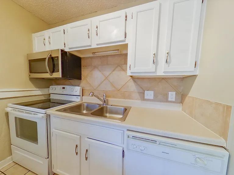713 Dondee Dr — Photo 14