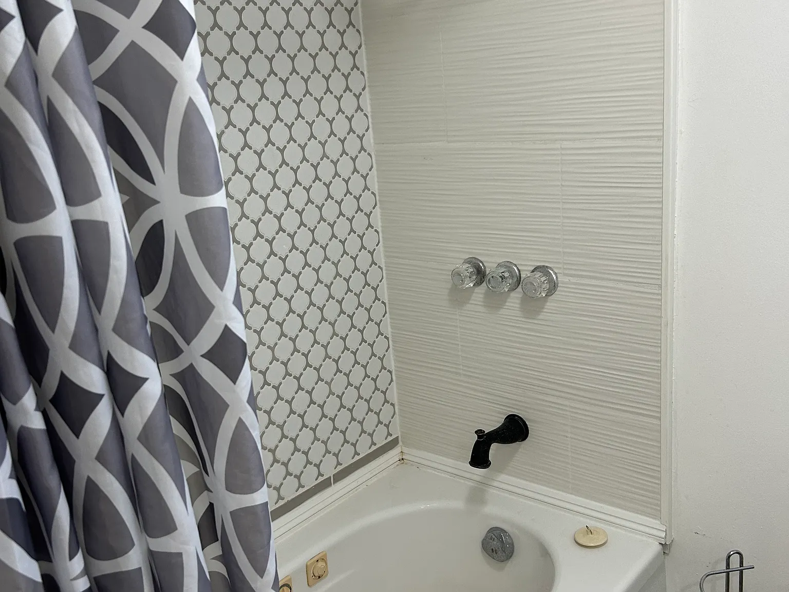 2 bed, 1300 sqft, $1,350 — Photo 4