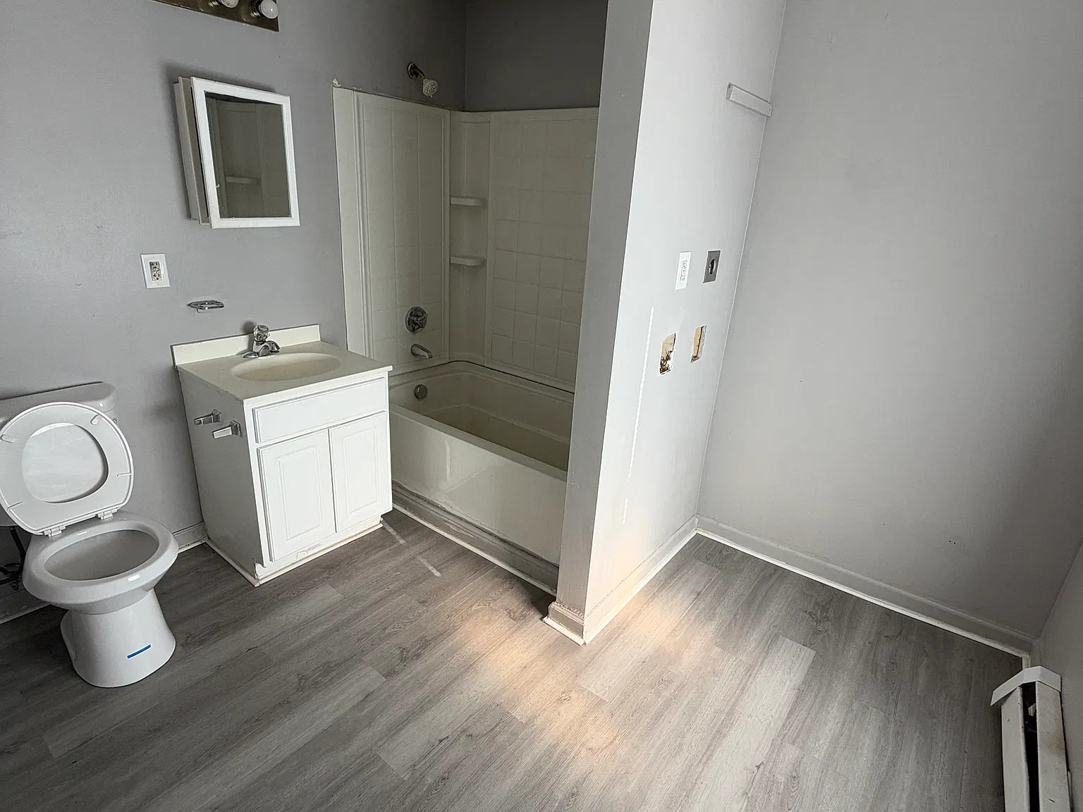 Studio, 600 sqft, $949 — Photo 3