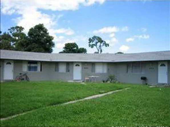 424 Swain Blvd, Greenacres, FL 33463