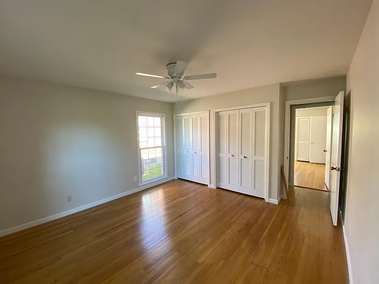 402 Gatehouse Ln — Photo 11