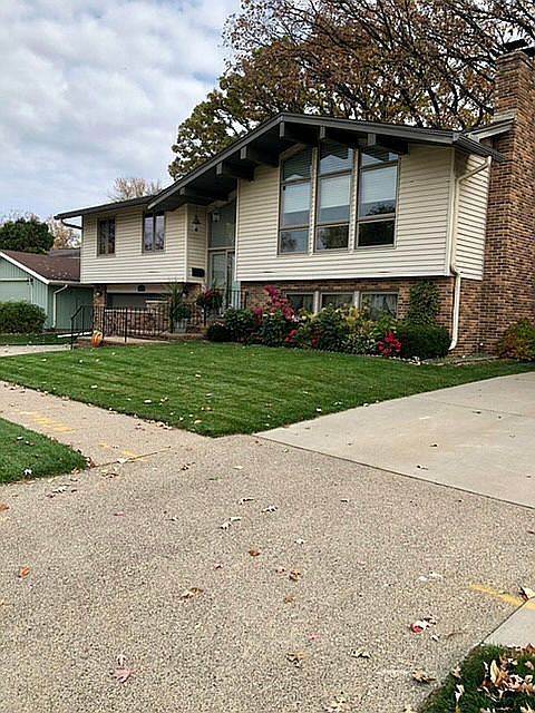 2nd image of 4133 Burton Ln