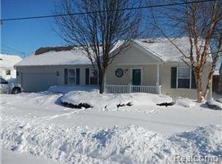 7883 Vernier Ln, Fair Haven, MI