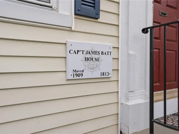 48 1/2 Constitution St #2, Bristol, RI 02809