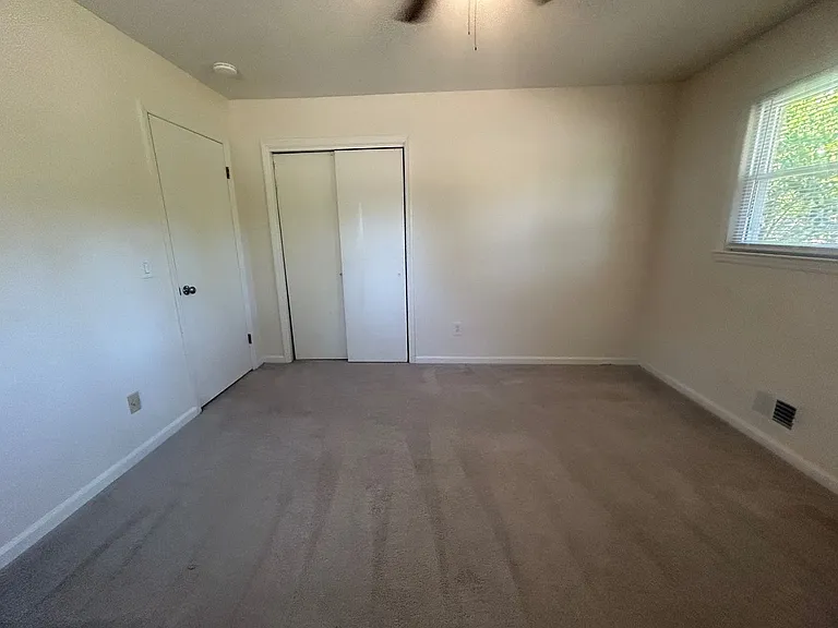 1015 Walters Ln — Photo 16