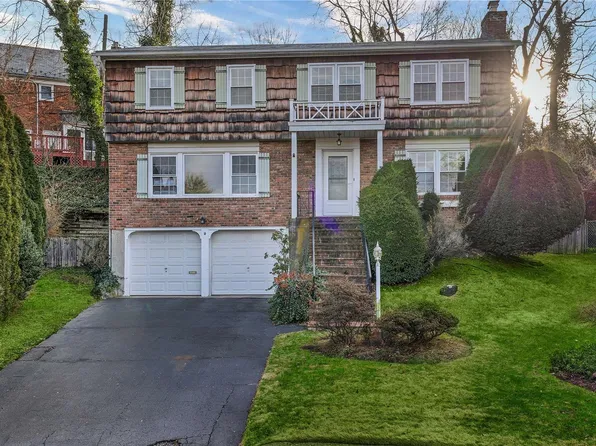 3 Wedgewood Court, Manhasset, NY 11030