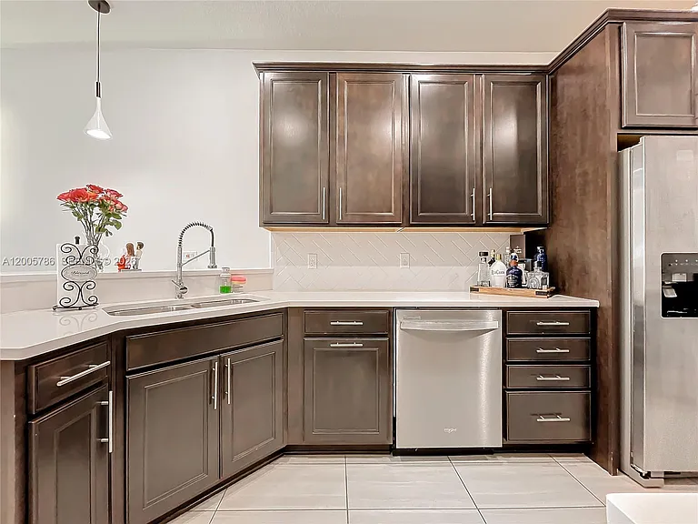 5040 Eucalyptus Dr #2 — Photo 17