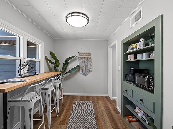 5th image of 621 Cook St