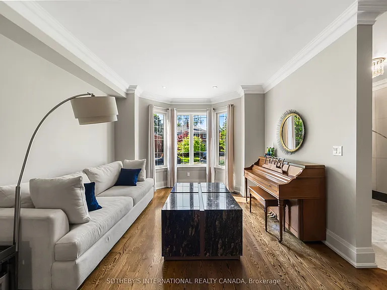 200 Donlea Dr — Photo 3
