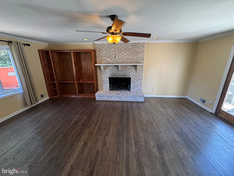 317 W Seminary Ave — Photo 14