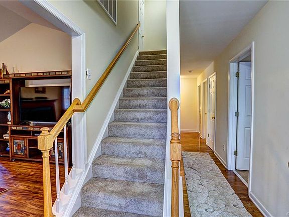 4th image of 7918 Trumpetvine Ln