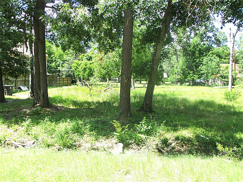 Vacant lot perfect for your new DREAM HOME