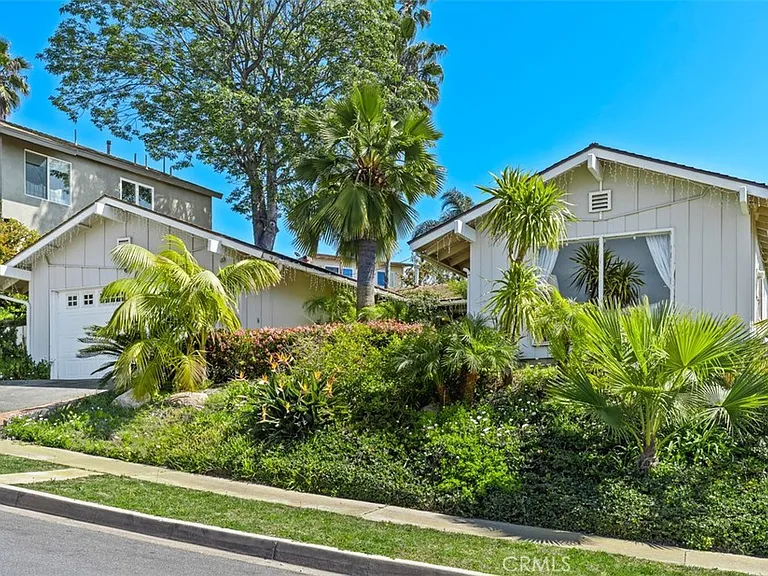 3068 Zell Dr — Photo 1