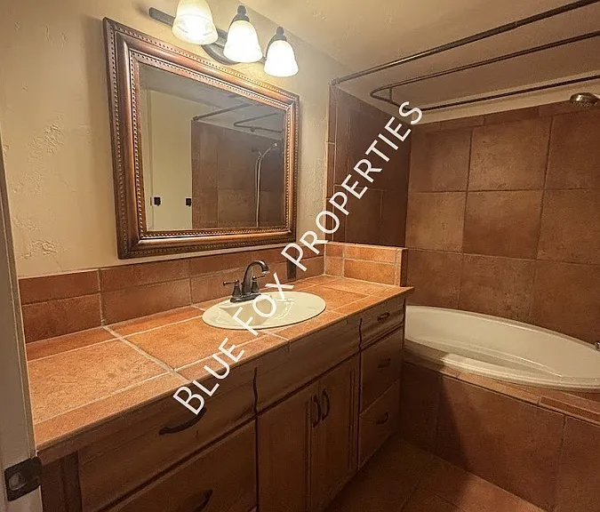 729 N Alamo Ave — Photo 23