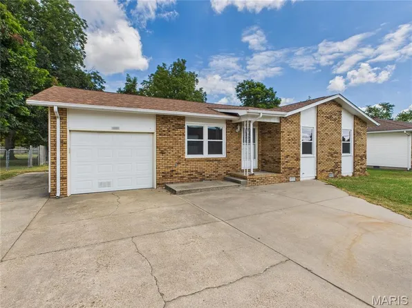 2006 Ables Rd, Sikeston, MO 63801