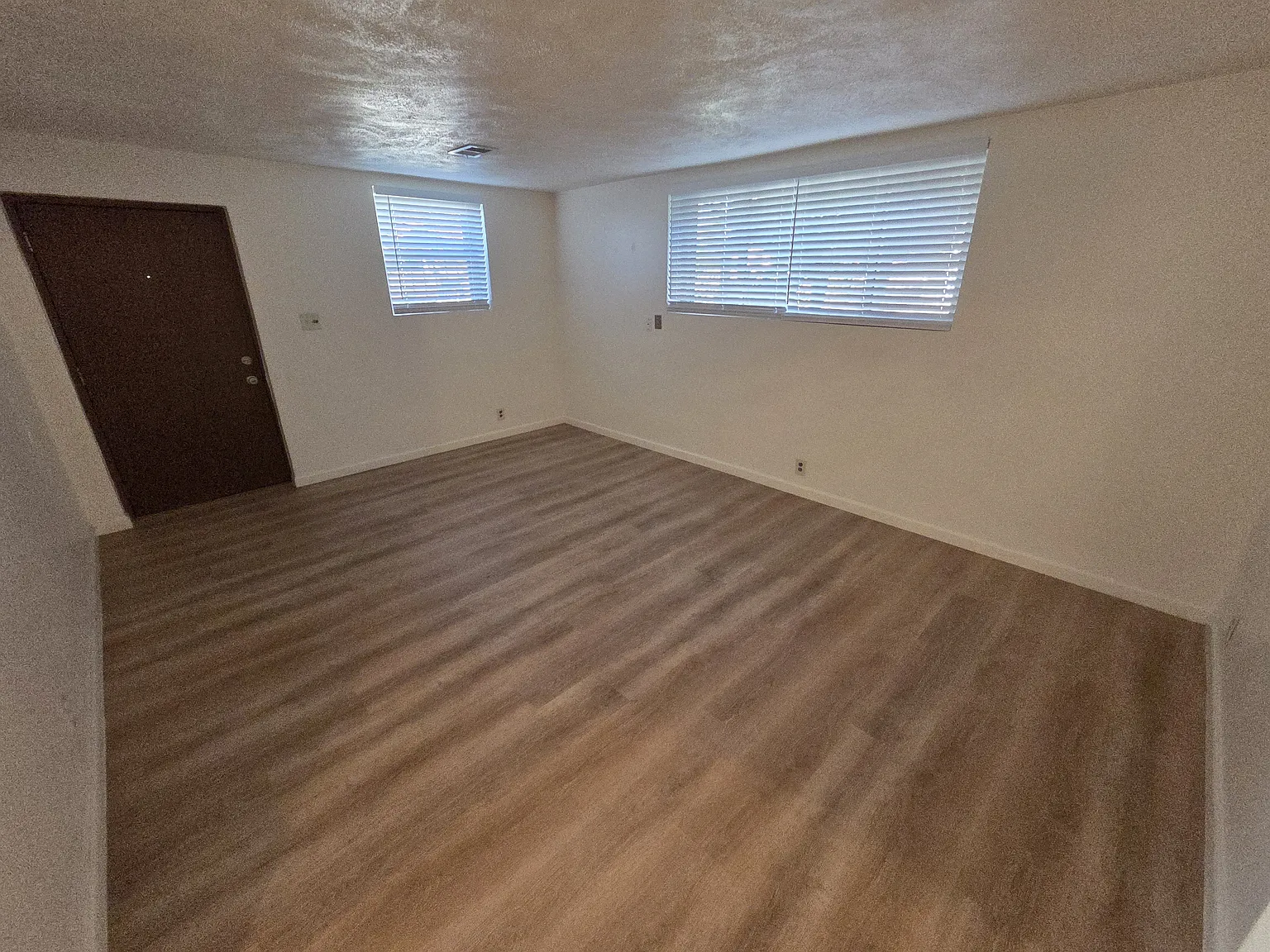 2 bed, 800 sqft, $1,600 — Photo 3