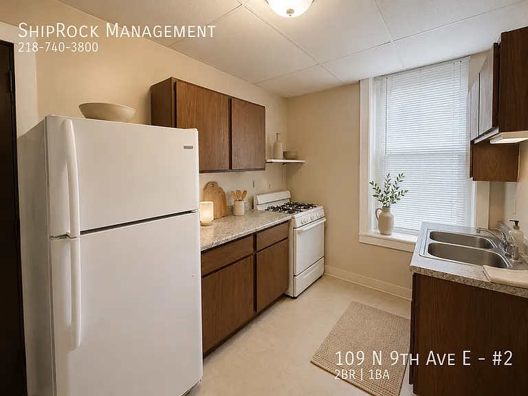 109 N 9th Ave E #2 — Photo 8
