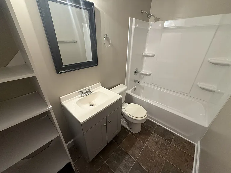 50 Maple St — Photo 11