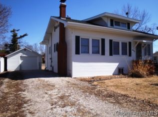 605 N Adams St, Gillespie, IL 62033