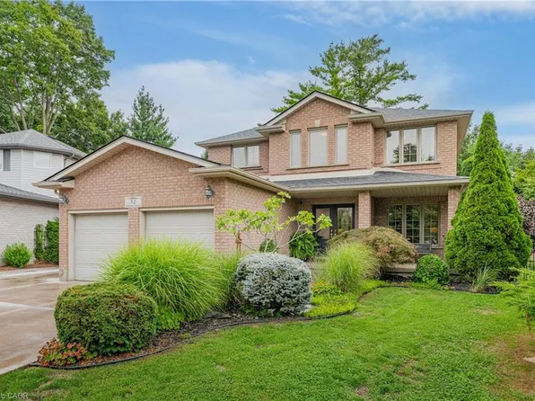 52 Archwood Cres, Cambridge, ON N1T 2A6