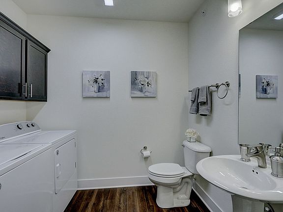 4th image of W171S7390 Lannon Dr #309