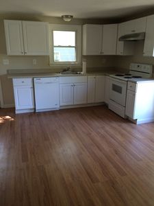 1 Hyannis Rd, Plymouth, MA, 02360