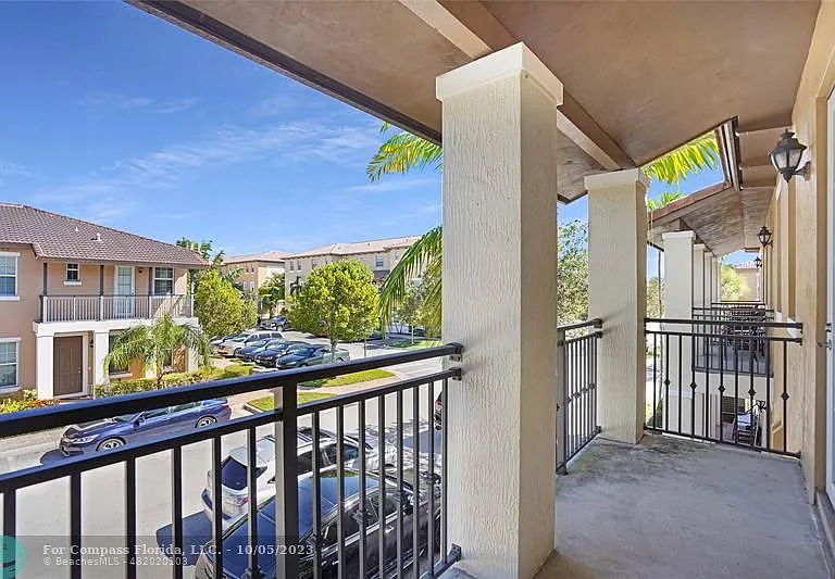 14720 SW 11th St — Photo 23