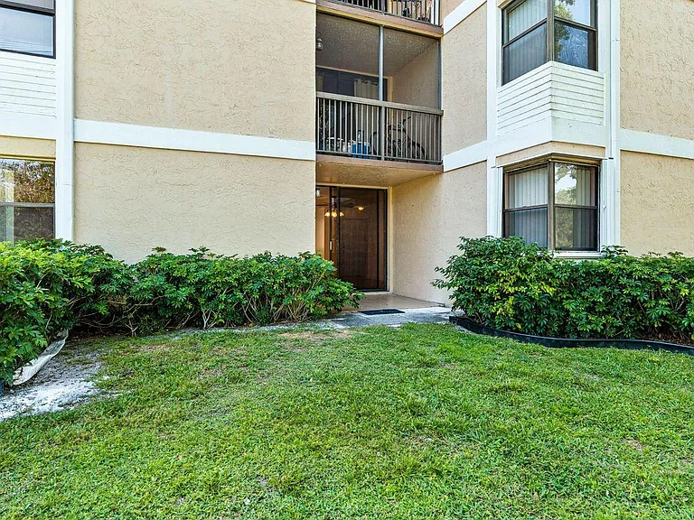 5701 Riverside Dr #106B6 — Photo 25