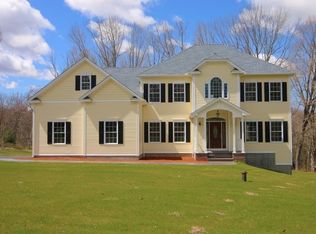 10 Stones Way, Southbury, CT 06488