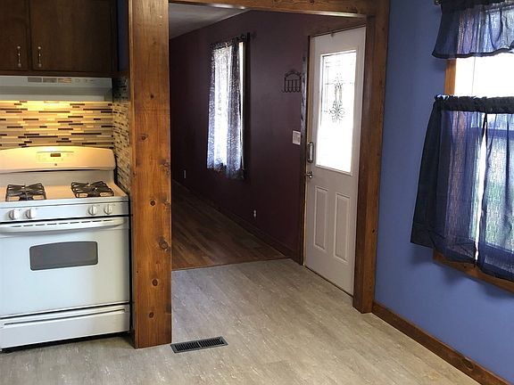 3rd image of 2520 Whitehall Dr