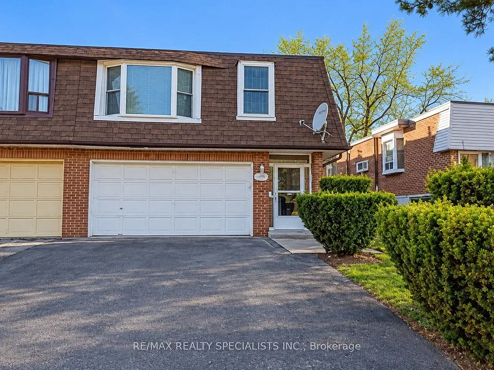 290 McNicoll Ave #UPPER