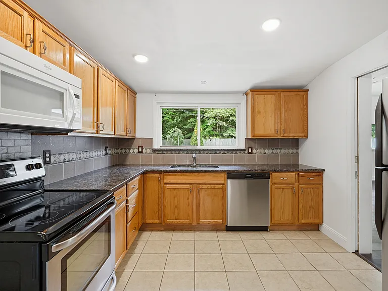 3130 Greenlawn Ave — Photo 10