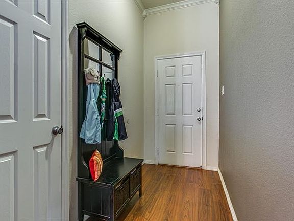 4th image of 1111 Parkview Trl