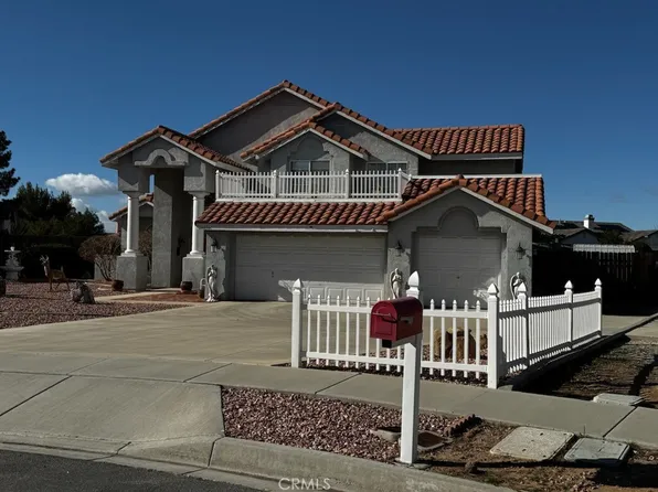 20404 Half Moon Ct, Apple Valley, CA 92308