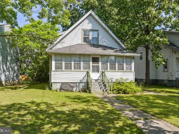 23 W Spring Garden St, Palmyra, NJ 08065