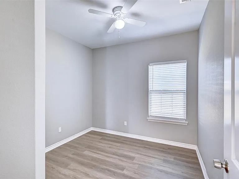8695 Sassafras St — Photo 12