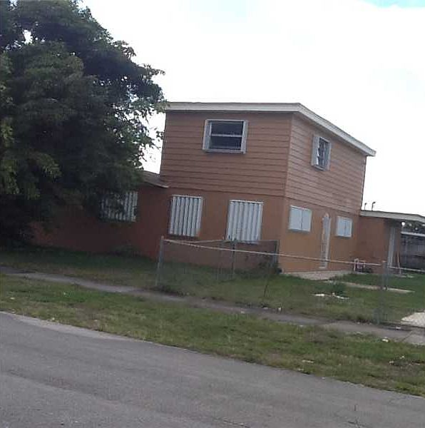 1st image of 1001 NW 200th Ter