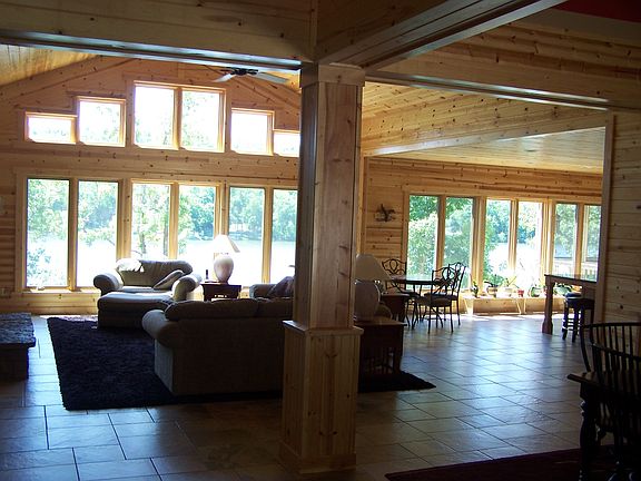 5th image of 326 Robinhood Ln
