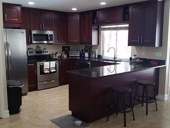 3rd image of 2225 SW 44th St