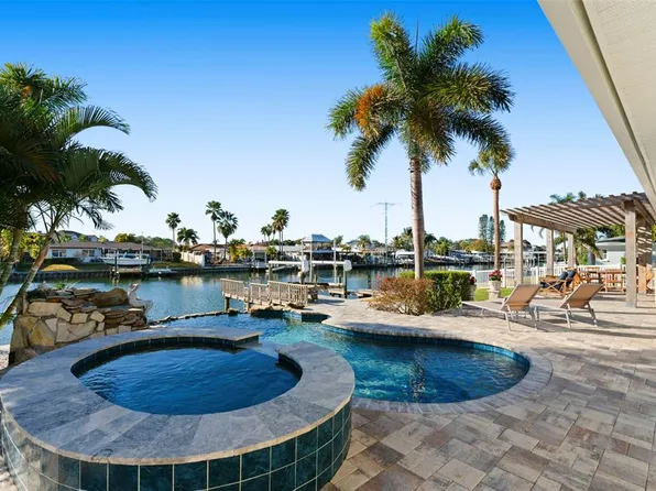 3936 Versailles Dr, Rocky Point, FL 33634