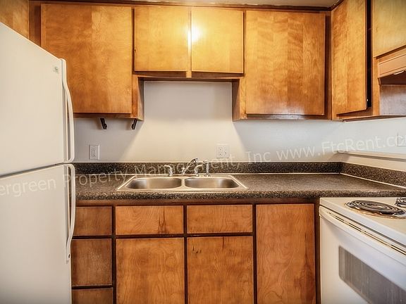 5th image of 1109 Alford St APT 302