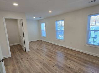 212 Commerce St #B, Occoquan, VA 22125