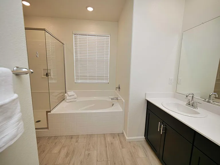 3200 Sunny Gate Ln — Photo 22