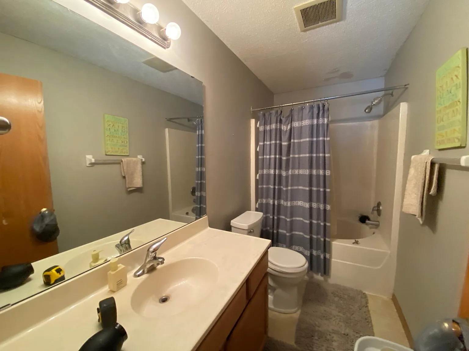5 bed, 2600 sqft, $2,900 — Photo 4