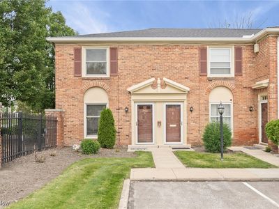 2400 Arlington Dr, Lyndhurst, OH, 44124