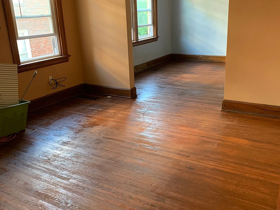2nd image of 132 Louis Ave APT D