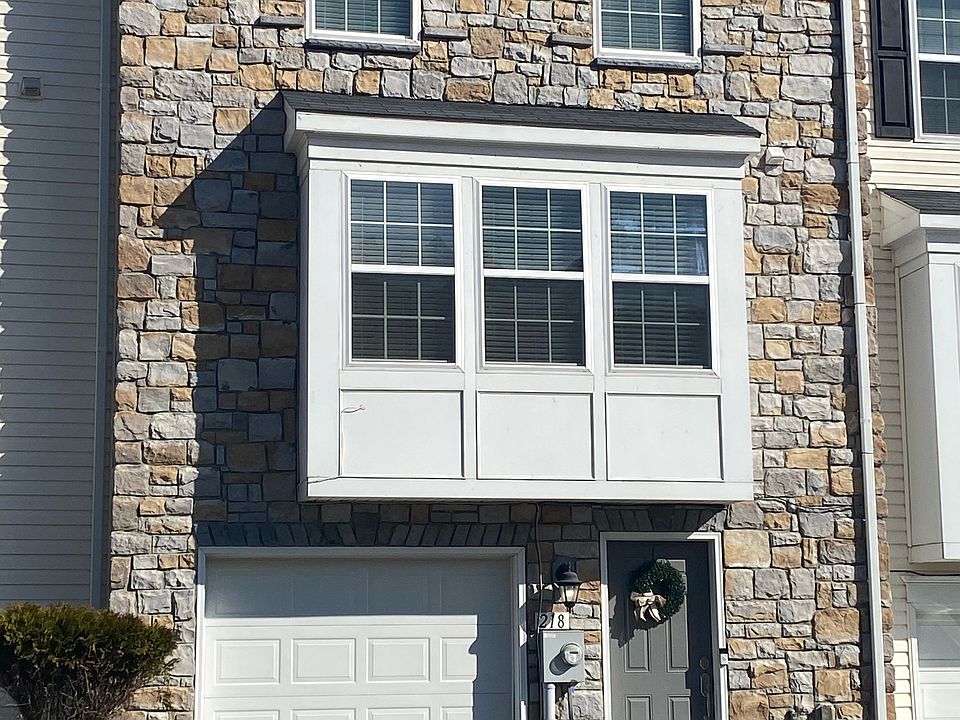 1st image of 218 Monticello Sq #1
