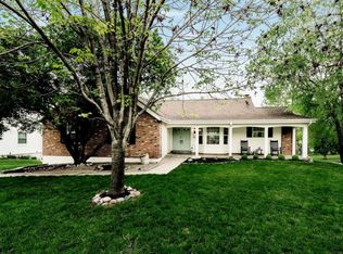 25 Lippizan Rd, Saint Peters, MO 63376