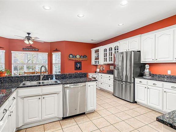 2nd image of 1302 NE Buckingham Blvd