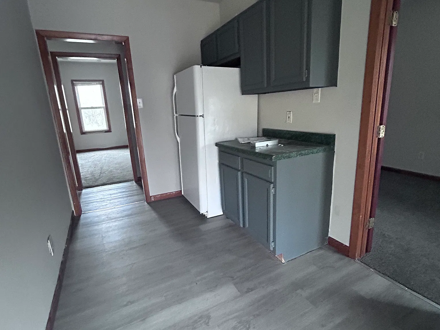 2 bed, $1,100 — Photo 2
